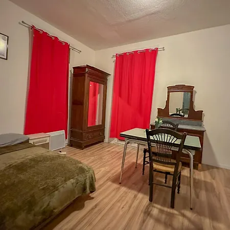 Avec Balcon アパート *